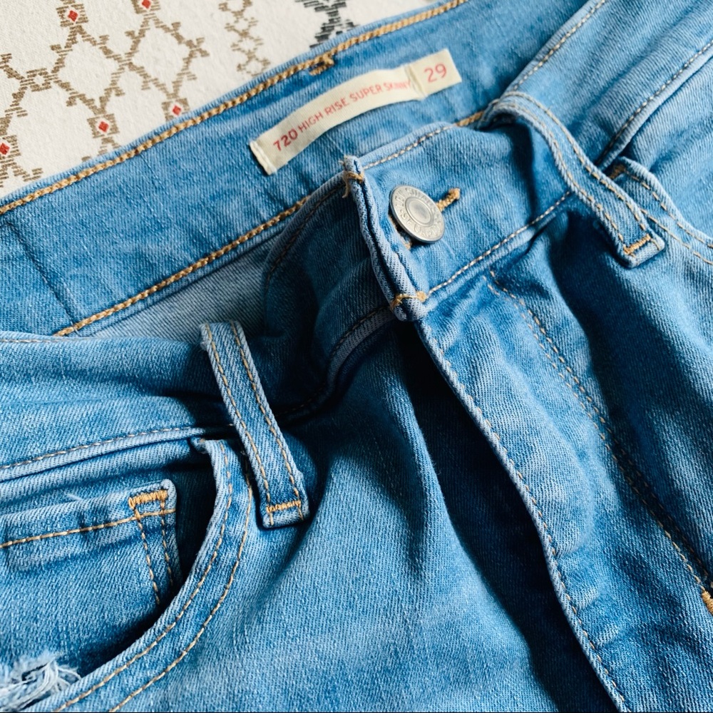 Levi’s 720 High Rise Super Skinny Ripped Jeans - Picture 4 of 8